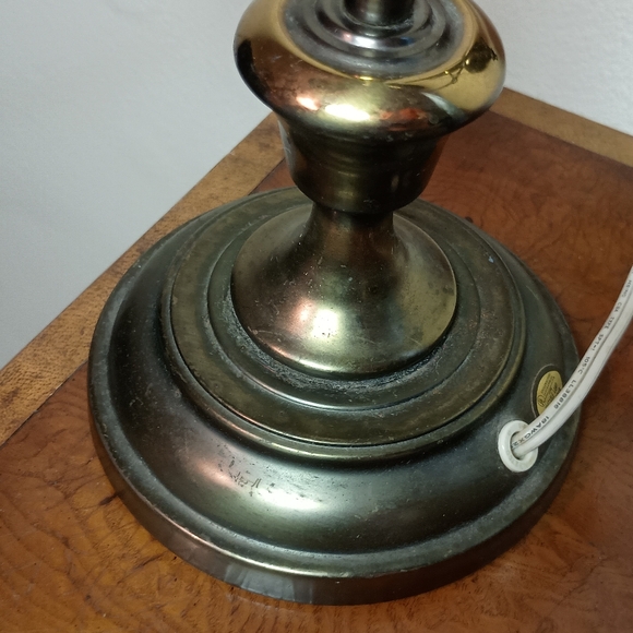 Brass student desktop lantern lamp MCM desktop electric lamp vintage brass lamp - Picture 7 of 9